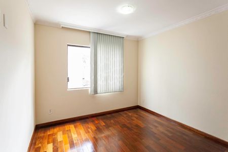 Casa para alugar com 420m², 4 quartos e 6 vagas Casa para alugar com 420m², 4 quartos e 6 vagasQuarto 2