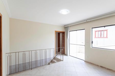 Casa para alugar com 420m², 4 quartos e 6 vagas Casa para alugar com 420m², 4 quartos e 6 vagasSala 3