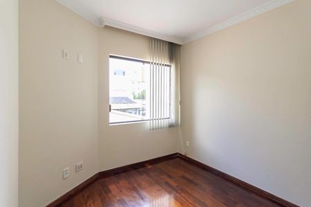 Casa para alugar com 420m², 4 quartos e 6 vagas Casa para alugar com 420m², 4 quartos e 6 vagasQuarto 1