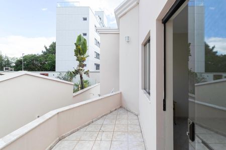 Casa para alugar com 420m², 4 quartos e 6 vagas Casa para alugar com 420m², 4 quartos e 6 vagasVaranda da sala 3