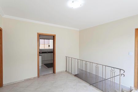 Casa para alugar com 420m², 4 quartos e 6 vagas Casa para alugar com 420m², 4 quartos e 6 vagasSala 3