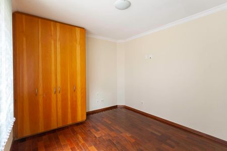 Casa para alugar com 420m², 4 quartos e 6 vagas Casa para alugar com 420m², 4 quartos e 6 vagasQuarto 3