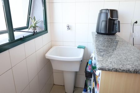 Apartamento para alugar com 56m², 2 quartos e 1 vagaÁrea de Serviço