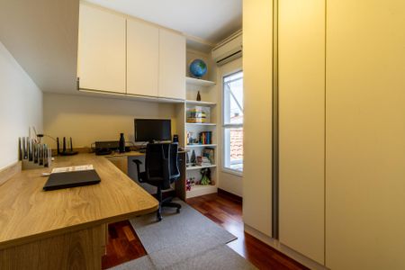 Casa à venda com 170m², 3 quartos e 2 vagas