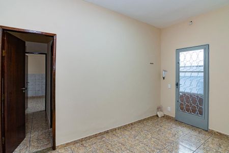 Casa para alugar com 50m², 2 quartos e sem vaga Casa para alugar com 50m², 2 quartos e sem vagaSala