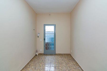 Sala de casa para alugar com 2 quartos, 50m² em Carlos Prates, Belo Horizonte