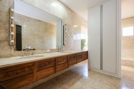 Casa para alugar com 630m², 3 quartos e 4 vagasBanheiro da Suíte 1