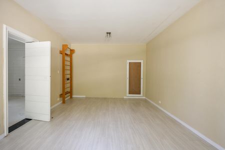 Casa para alugar com 630m², 3 quartos e 4 vagasSalão