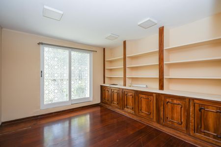 Casa para alugar com 630m², 3 quartos e 4 vagasSala 4