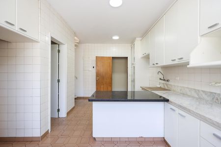 Casa para alugar com 630m², 3 quartos e 4 vagasCozinha