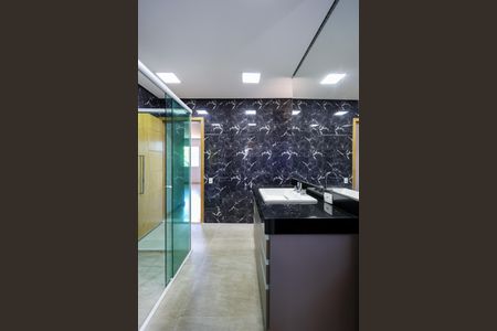 Casa para alugar com 630m², 3 quartos e 4 vagasBanheiro da Suíte Americana 1 e 2