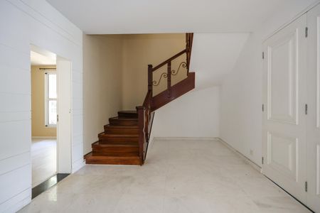 Casa para alugar com 630m², 3 quartos e 4 vagasSalão