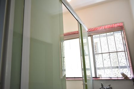 Apartamento à venda com 51m², 2 quartos e 1 vagaBanheiro de serviço