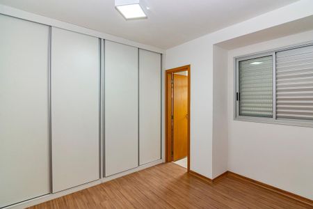 Apartamento para alugar com 68m², 2 quartos e 2 vagasSuíte
