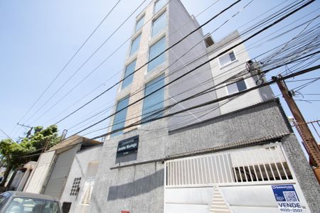 Apartamento para alugar com 45m², 2 quartos e 1 vaga Apartamento para alugar com 45m², 2 quartos e 1 vagaFachada + Placa