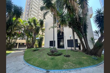 Apartamento para alugar com 69m², 2 quartos e 1 vaga Apartamento para alugar com 69m², 2 quartos e 1 vagaFachada