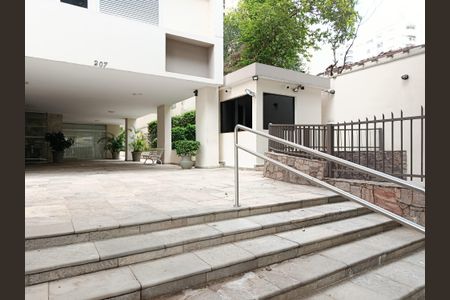 Apartamento para alugar com 100m², 2 quartos e 1 vaga Apartamento para alugar com 100m², 2 quartos e 1 vagaFachada