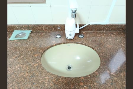 Apartamento para alugar com 100m², 2 quartos e 1 vaga Apartamento para alugar com 100m², 2 quartos e 1 vagaBanheiro Social