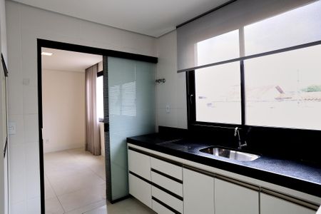 Apartamento para alugar com 190m², 3 quartos e 2 vagas Apartamento para alugar com 190m², 3 quartos e 2 vagasCozinha