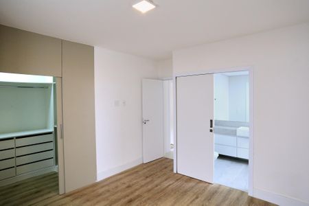 Apartamento para alugar com 190m², 3 quartos e 2 vagas Apartamento para alugar com 190m², 3 quartos e 2 vagasSuíte