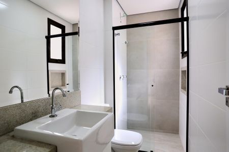 Apartamento para alugar com 190m², 3 quartos e 2 vagas Apartamento para alugar com 190m², 3 quartos e 2 vagasBanheiro da Suíte 2