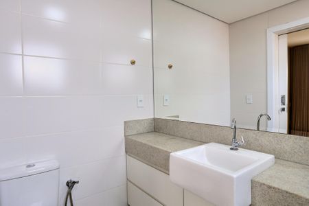 Apartamento para alugar com 190m², 3 quartos e 2 vagas Apartamento para alugar com 190m², 3 quartos e 2 vagasBanheiro da Suíte