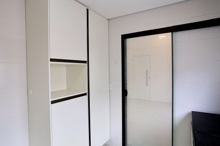 Apartamento para alugar com 190m², 3 quartos e 2 vagas Apartamento para alugar com 190m², 3 quartos e 2 vagasCozinha