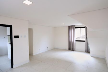 Apartamento para alugar com 190m², 3 quartos e 2 vagas Apartamento para alugar com 190m², 3 quartos e 2 vagasSala