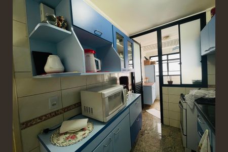 Apartamento à venda com 67m², 3 quartos e 2 vagasCozinha