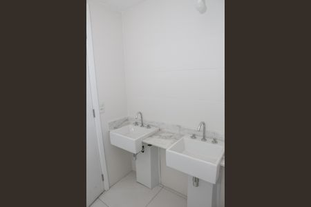 Apartamento à venda com 144m², 2 quartos e 2 vagasBanheiro da Suíte 1