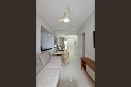 Sala de apartamento para alugar com 2 quartos, 61m² em Guilhermina, Praia Grande