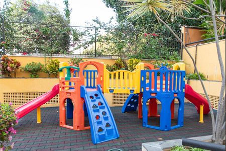 Apartamento à venda com 75m², 2 quartos e 1 vagaÁrea comum - Playground