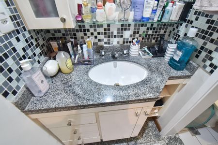 Apartamento à venda com 75m², 2 quartos e 1 vagaBanheiro