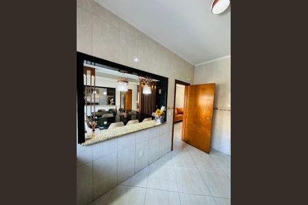 Casa à venda com 240m², 2 quartos e 2 vagasCozinha