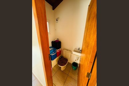 Casa à venda com 240m², 2 quartos e 2 vagasBanheiro