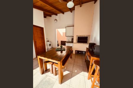 Casa à venda com 240m², 2 quartos e 2 vagasÁrea gourmet