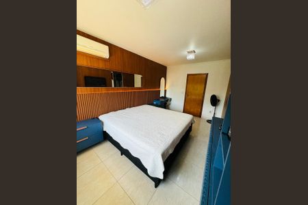 Casa à venda com 240m², 2 quartos e 2 vagasQuarto