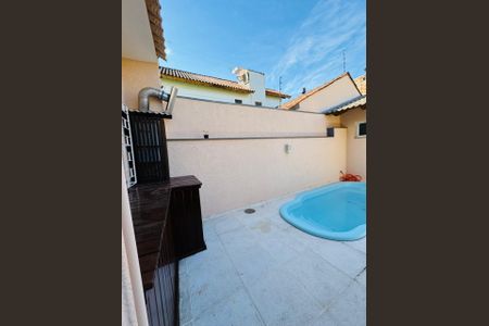 Casa à venda com 240m², 2 quartos e 2 vagasPiscina