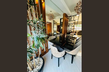 Casa à venda com 240m², 2 quartos e 2 vagasSala de jantar