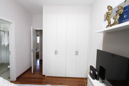 Apartamento à venda com 152m², 4 quartos e 3 vagasQuarto 4 - Suíte