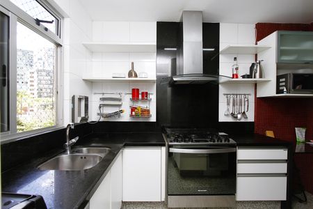Apartamento à venda com 152m², 4 quartos e 3 vagasCozinha