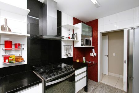 Apartamento à venda com 152m², 4 quartos e 3 vagasCozinha