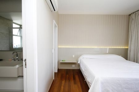 Apartamento à venda com 152m², 4 quartos e 3 vagasQuarto 3 - Suíte