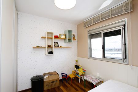 Apartamento à venda com 152m², 4 quartos e 3 vagasQuarto 2 - semi suíte