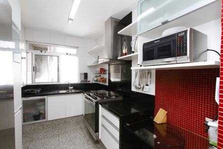 Apartamento à venda com 152m², 4 quartos e 3 vagasCozinha
