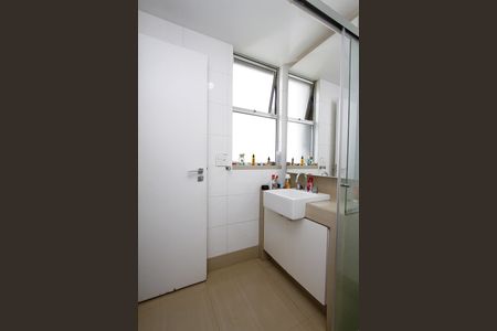 Apartamento à venda com 152m², 4 quartos e 3 vagasBanheiro da Suíte 4