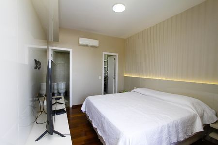 Apartamento à venda com 152m², 4 quartos e 3 vagasQuarto 3 - Suíte