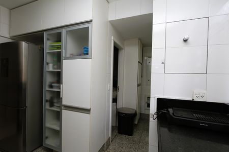 Apartamento à venda com 152m², 4 quartos e 3 vagasCozinha