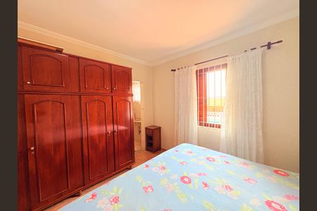 Casa de condomínio à venda com 500m², 5 quartos e 5 vagasSuíte do andar inferior