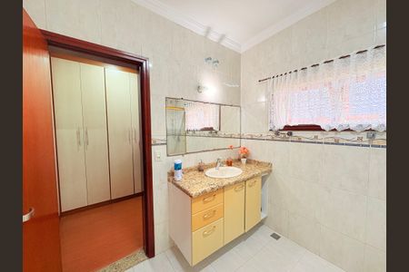 Casa de condomínio à venda com 500m², 5 quartos e 5 vagasBanheiro da Suíte Master